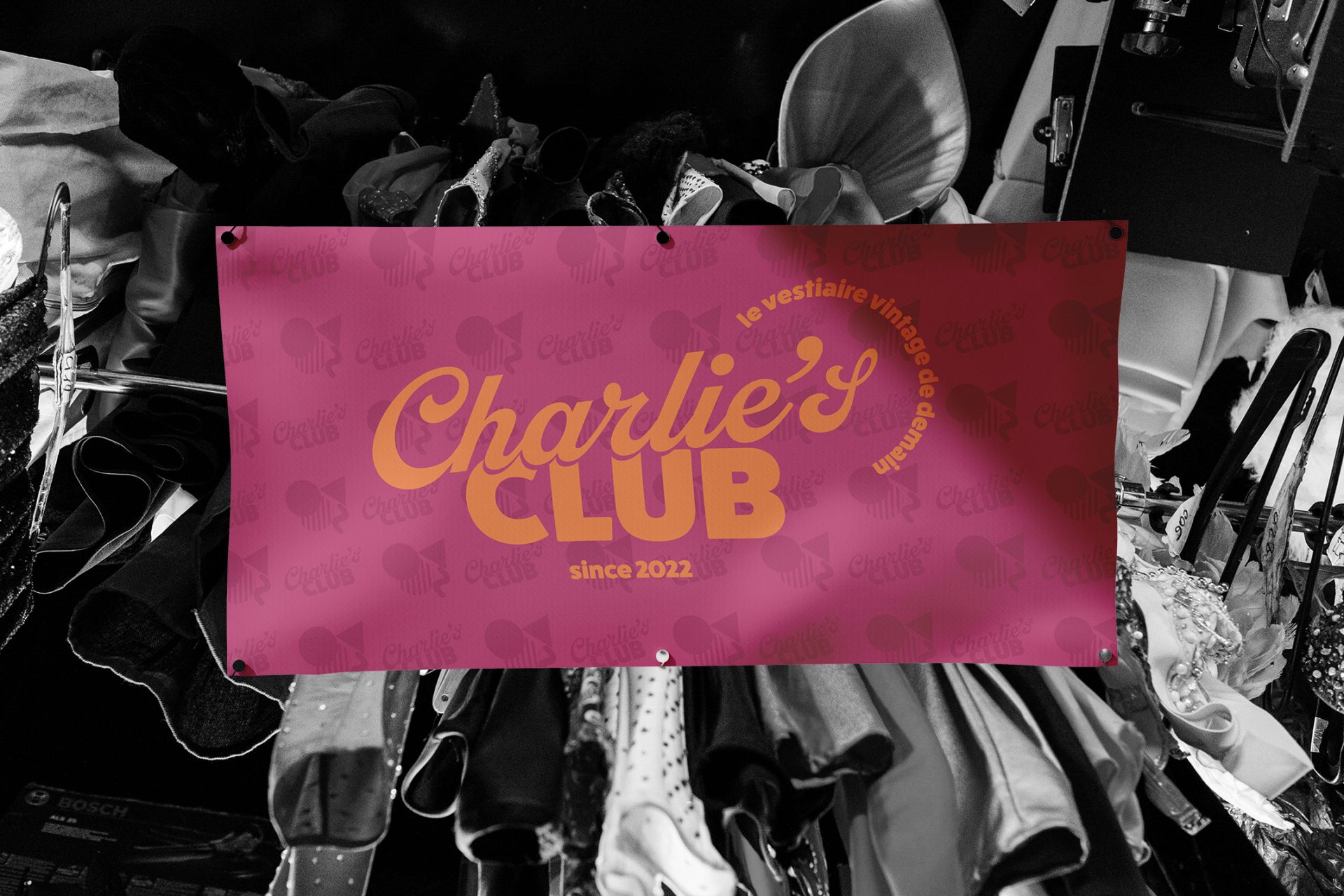 Identité visuelle Charlie’s Club – marque de vêtements vintage upcyclés, logo coloré et supports imprimés par le studio Rhoedaé