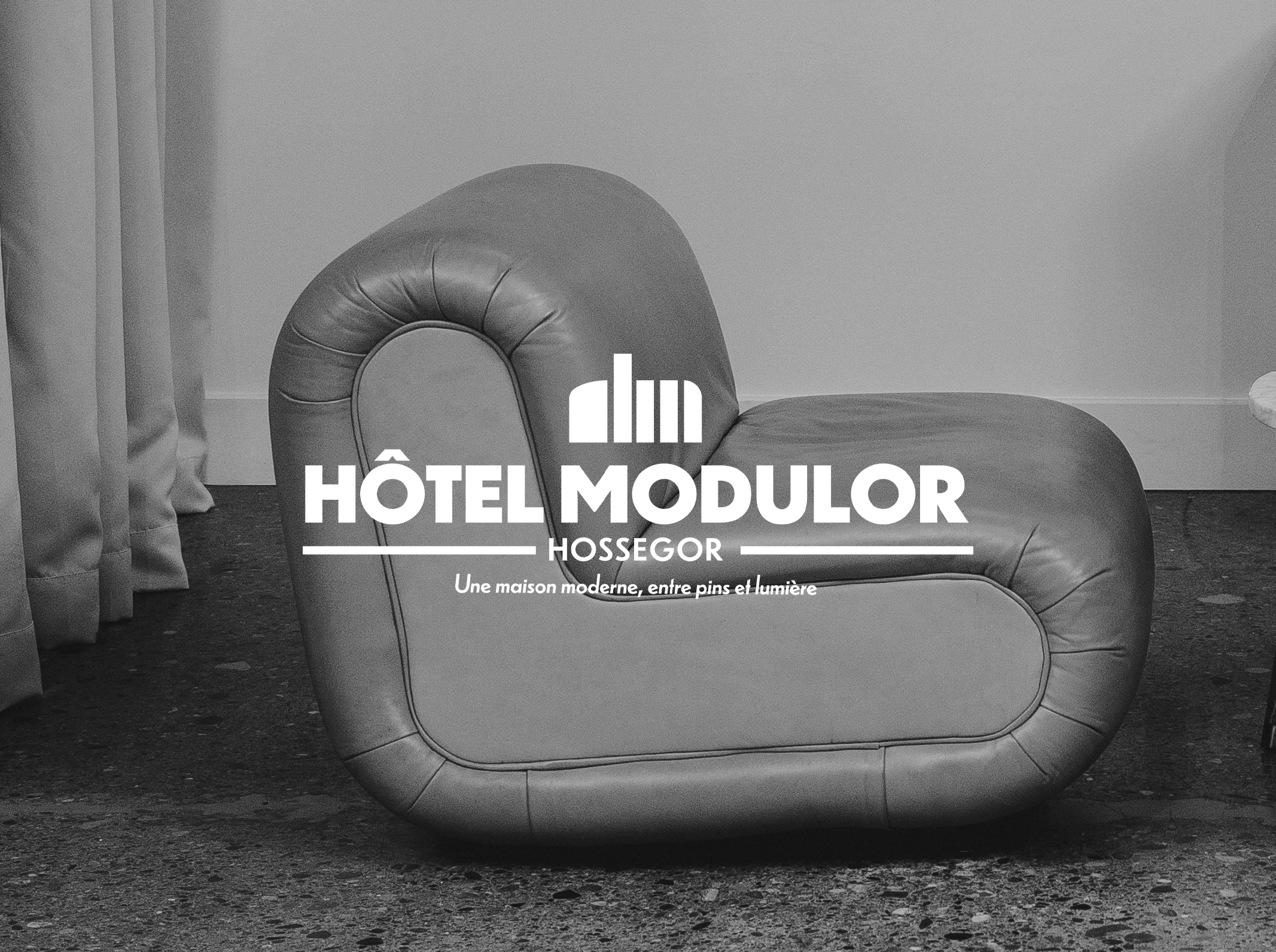 Identité Visuelle hôtel Modulor par le studio de graphisme Rhoedaé au Pays Basque